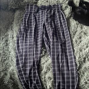 ROMWE Women’s Black and White Plaid Pants
